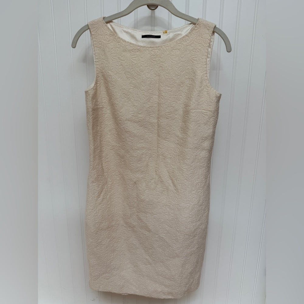 Elie Tahari Cream Sleeveless Textured Shift Dress size 4 EUC